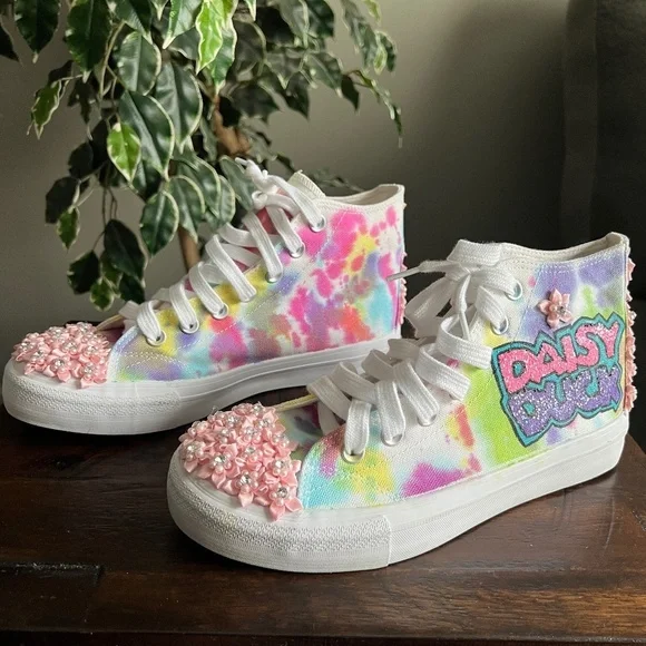 Ripped-n-Razored New Custom Daisy Duck Hi Top Sneakers Tennis Shoes Size 8 - Picture 2 of 7